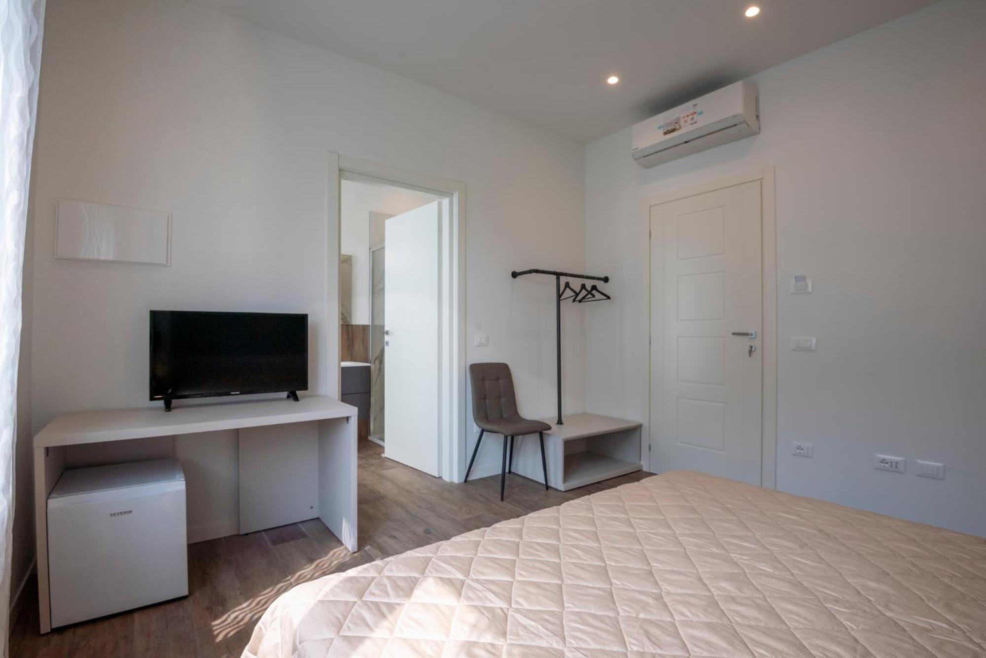 Iarsera Rooms And Apartment Lucca Buitenkant foto