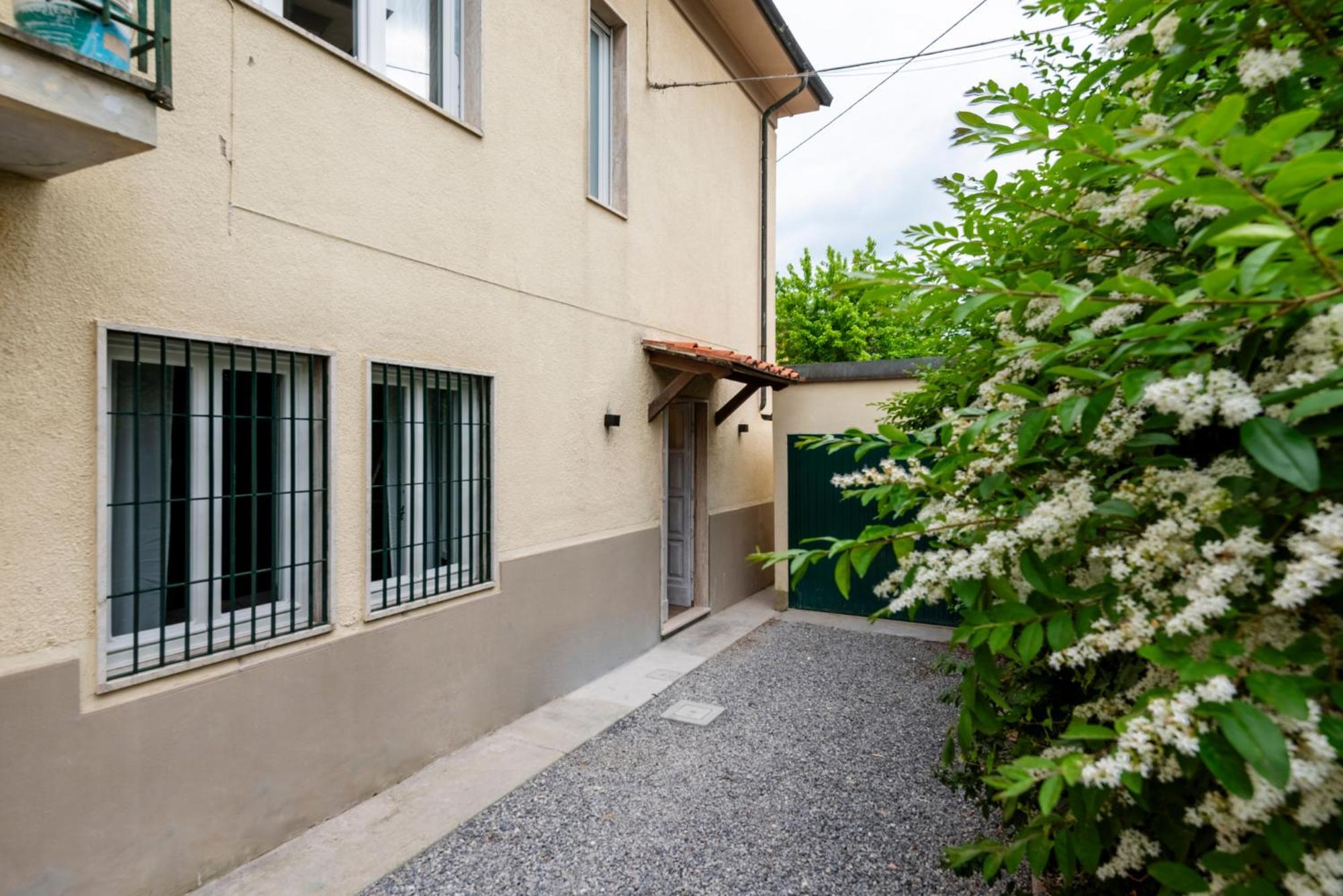 Iarsera Rooms And Apartment Lucca Buitenkant foto